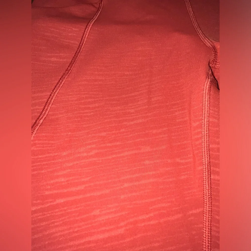 🍋 LIKE NEW Lululemon Time To Sweat Crop *23" - Stride Emboss Cayenne - Sz 6 - Picture 4 of 17